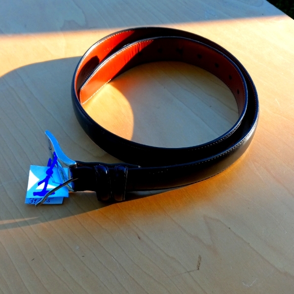 Bin 11 belt #1 Black and brown leather.  belt - Picture 1 of 4